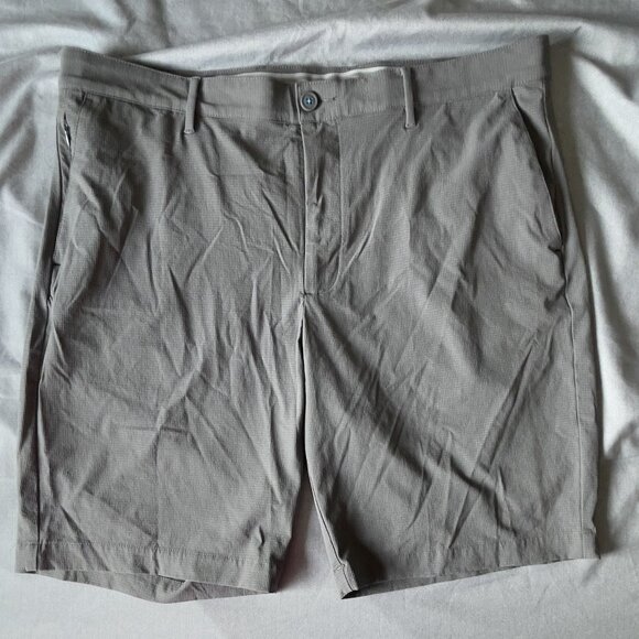 Tommy Bahama Men’s Hybrid Shorts — Gray — Size 38 — Gently Used - Picture 1 of 3